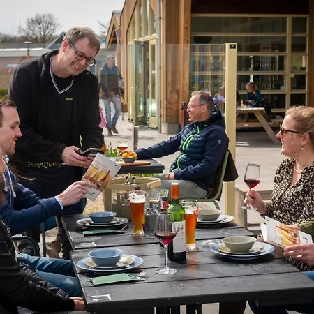 Holiday home Duurzame Cabin, Gelegen In De Aan Zee