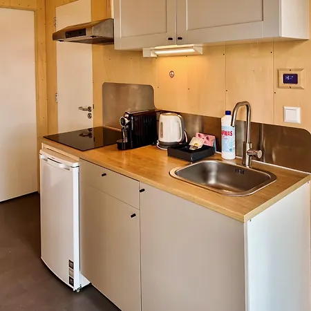 Duurzame Cabin, Gelegen In De Aan Zee בית נופש *