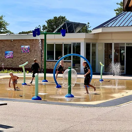 בית נופש Duurzame Cabin, Gelegen In De Aan Zee